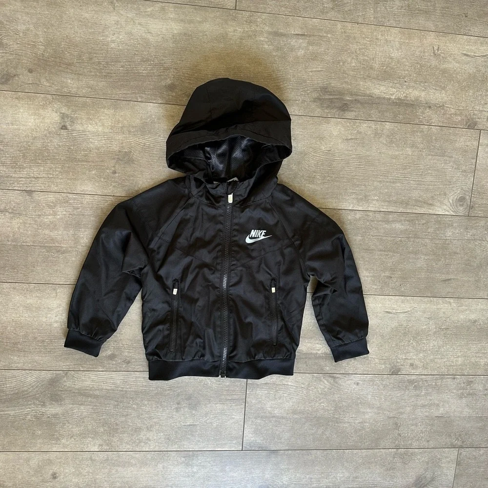 Nike Toddler Unisex Black White NSW Windbreaker Hooded Zip Jacket Like New